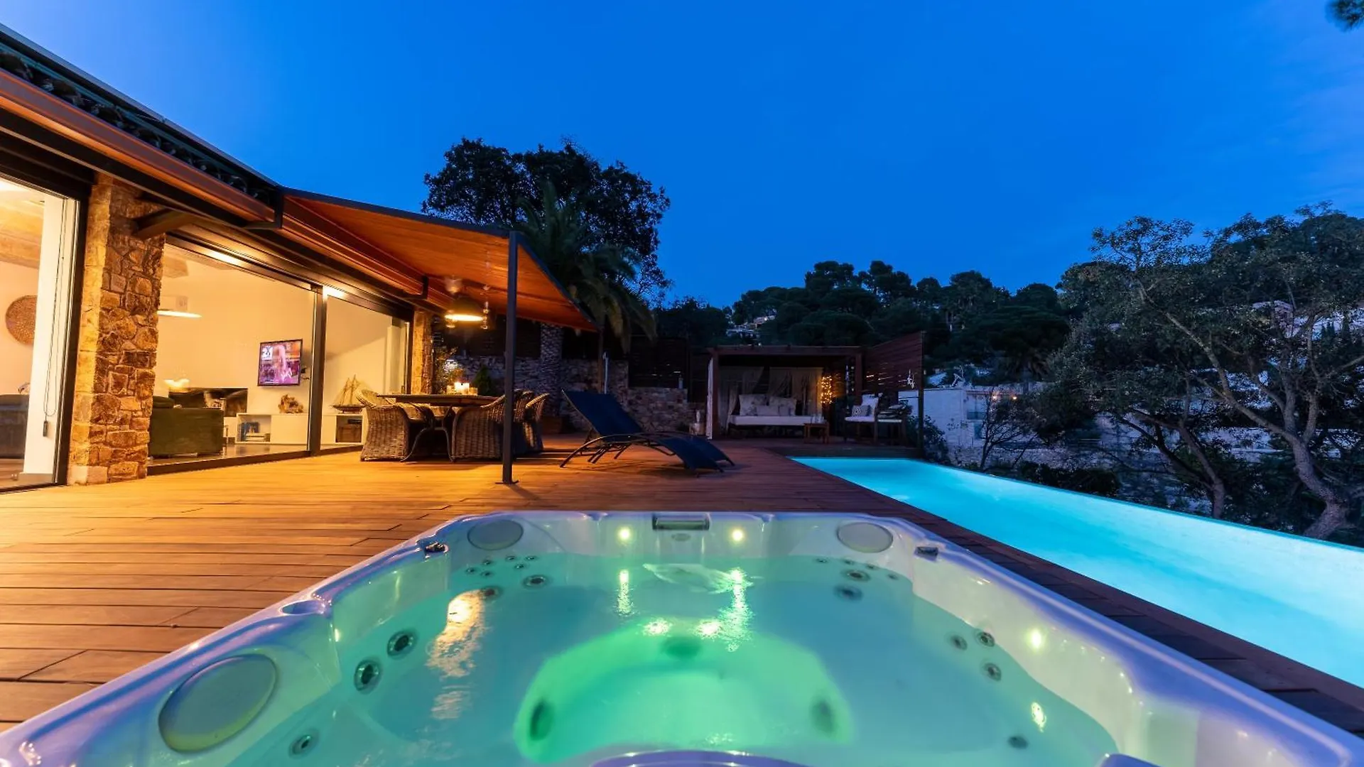 Primera Linea Piscina Jacuzzi Y Playa Privada Tossa de Mar